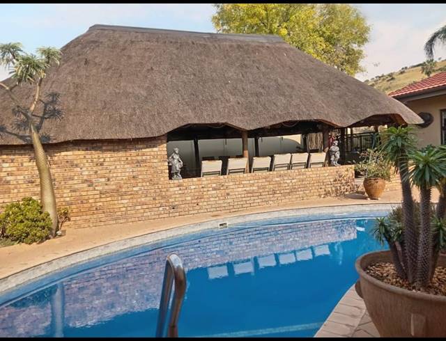 5 BEDROOM HOUSE FOR SALE IN PRETORIA GARDENS
